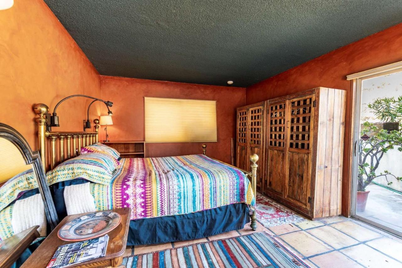 Hollywood Sign Chalet *