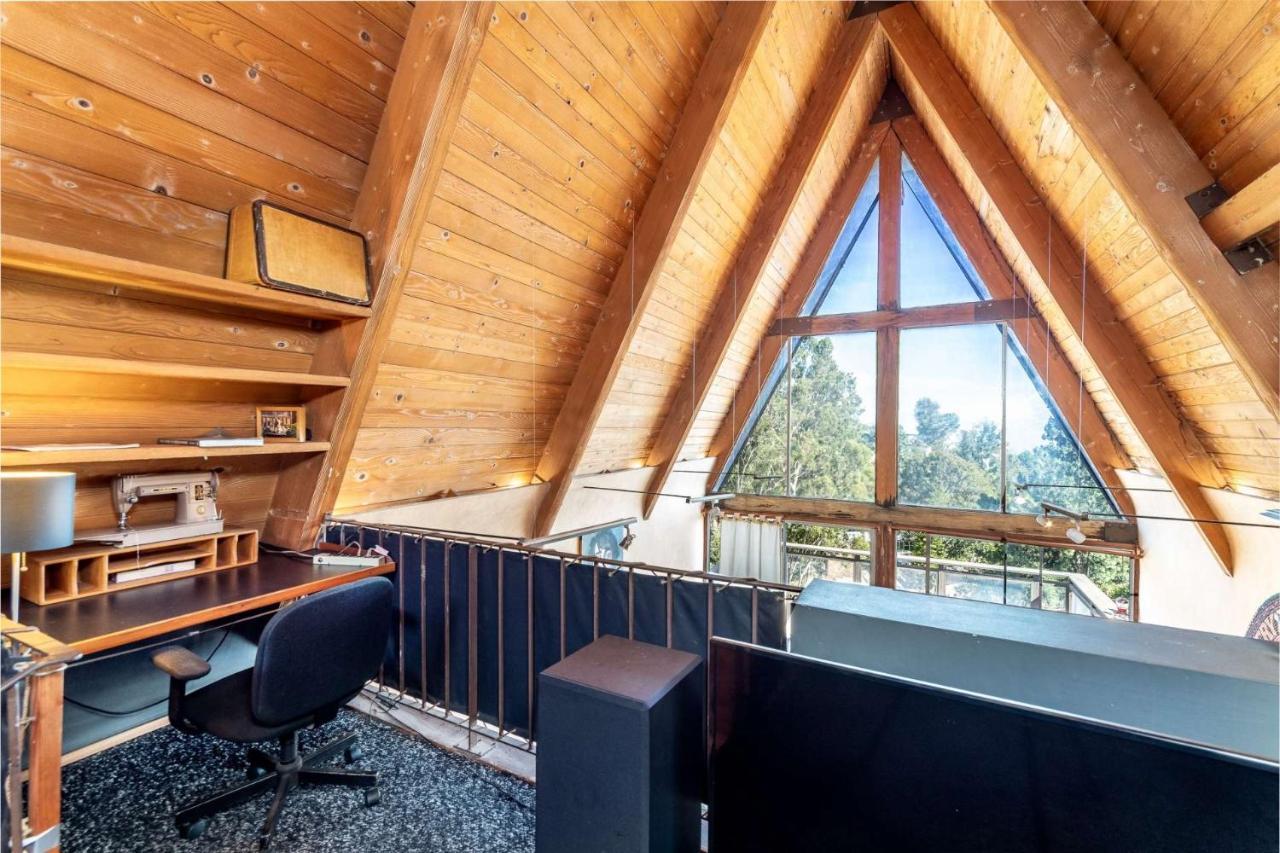 Hollywood Sign Chalet