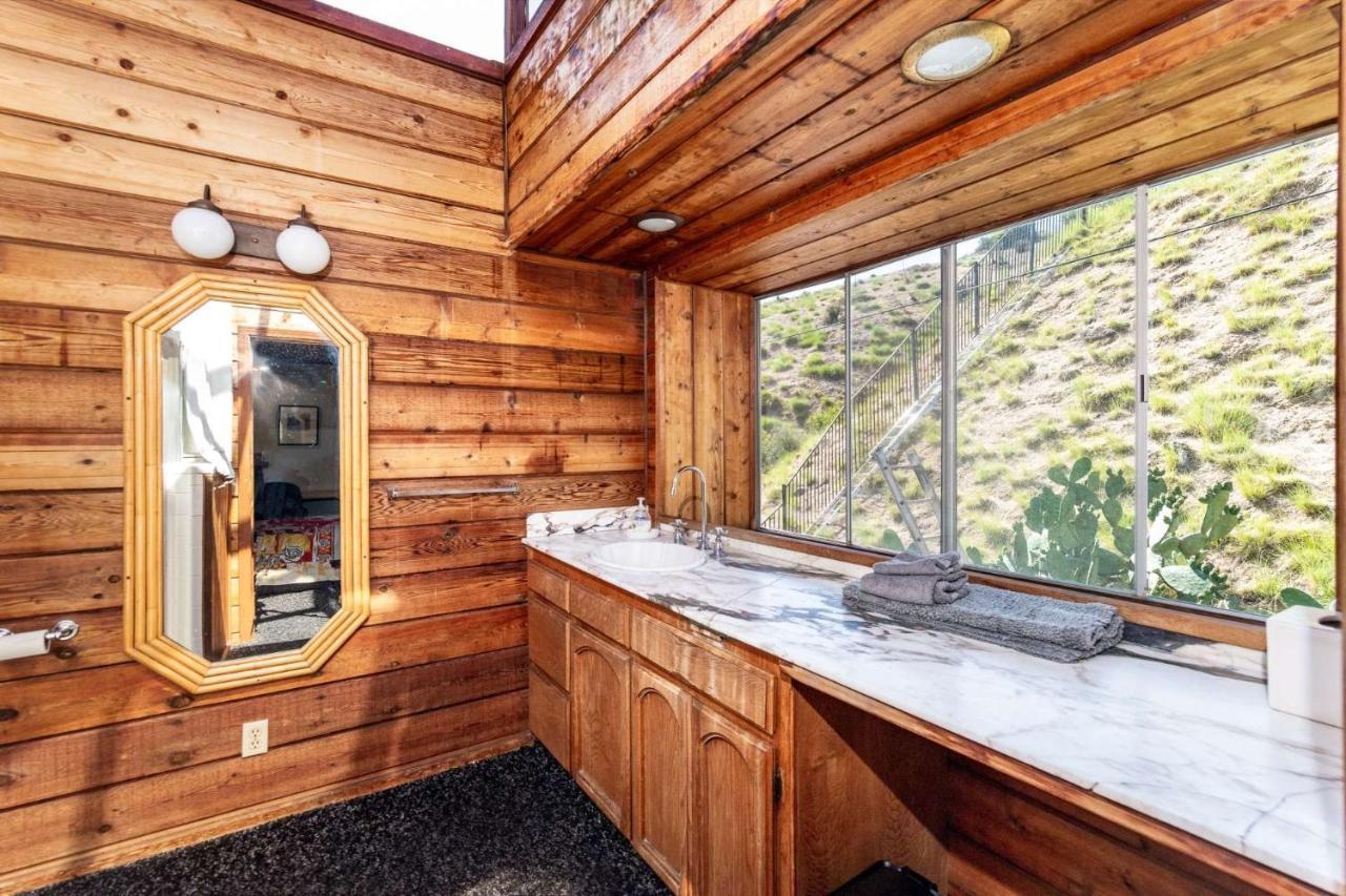 Hollywood Sign Chalet *